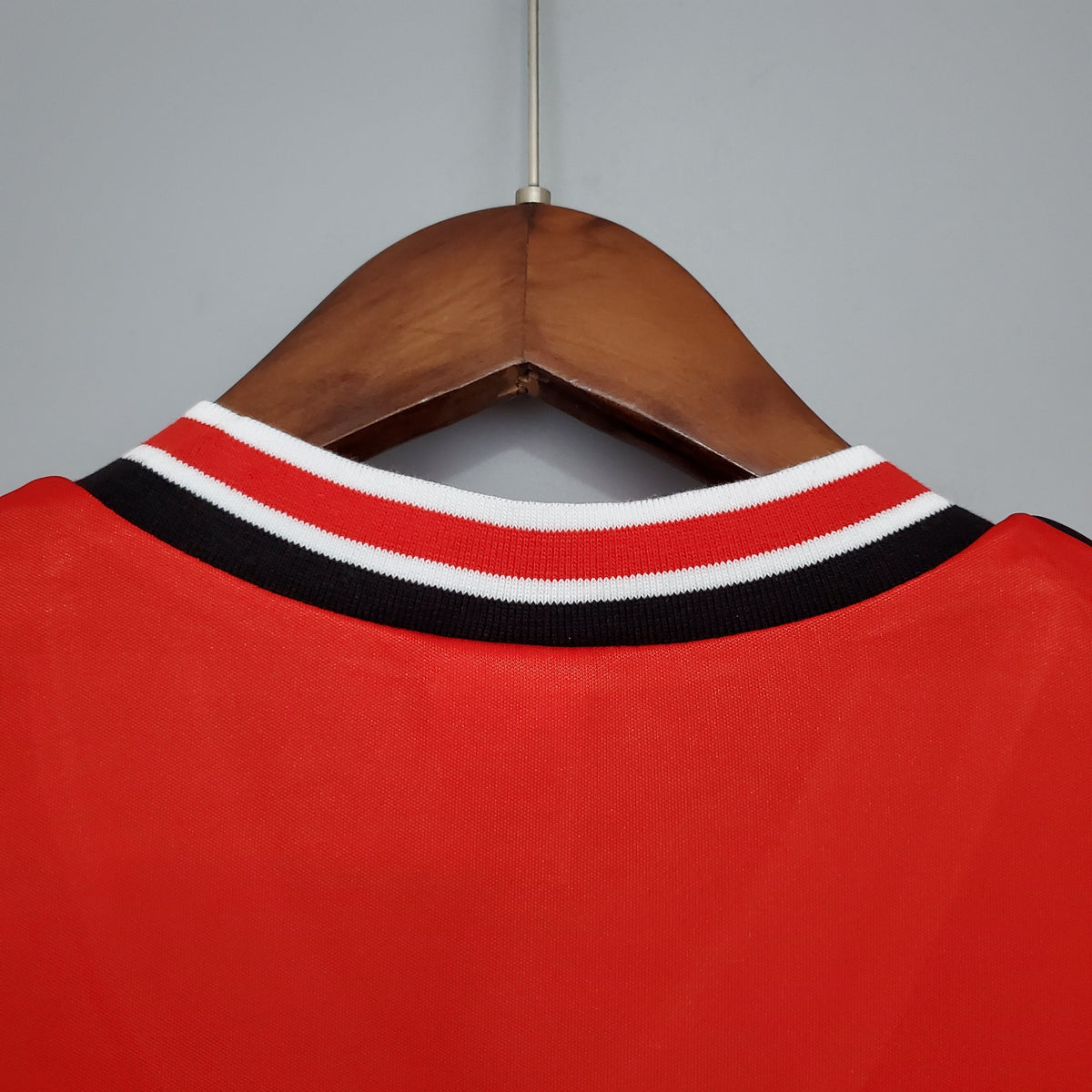 Manchester United 1985-86 Home Jersey – Red Adidas Trefoil SHARP Retro 80s First Division Football Shirt | Classic V-Neck Vintage Man Utd Kit