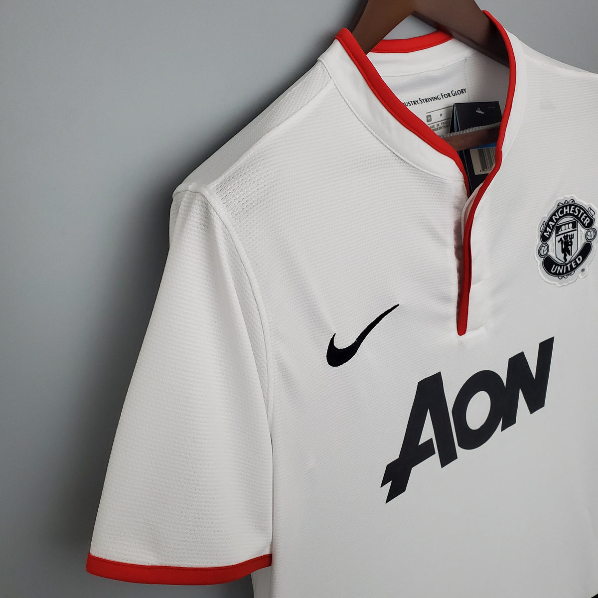 Manchester United 2013-14 Away Jersey – White Nike AON Retro Premier League Football Shirt | Rooney Van Persie Giggs